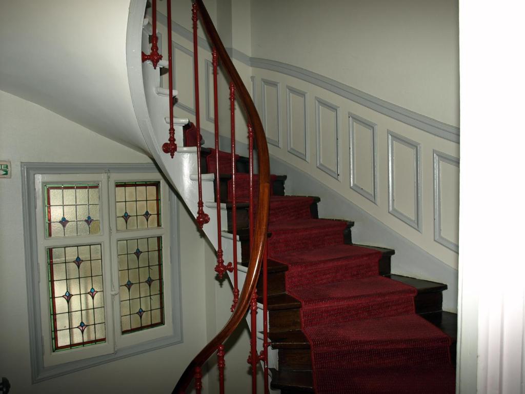 Hotel Arlequin Troyes Esterno foto